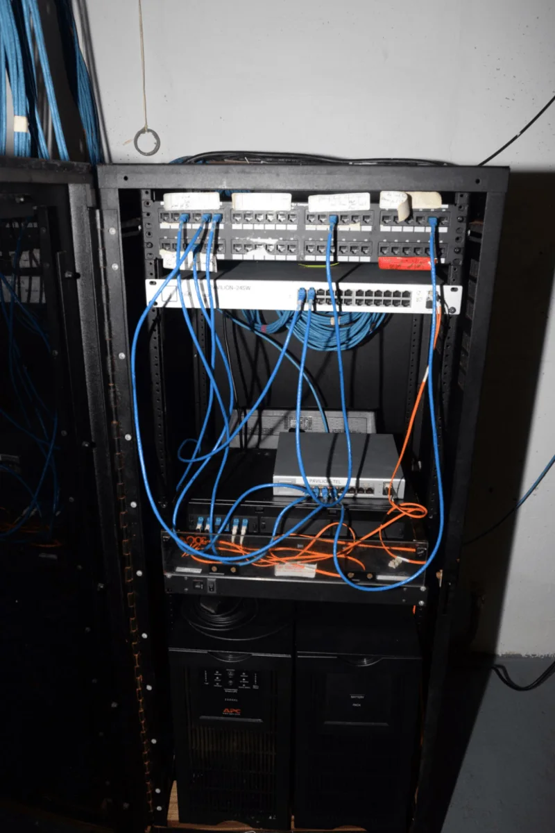 Серверная стойка